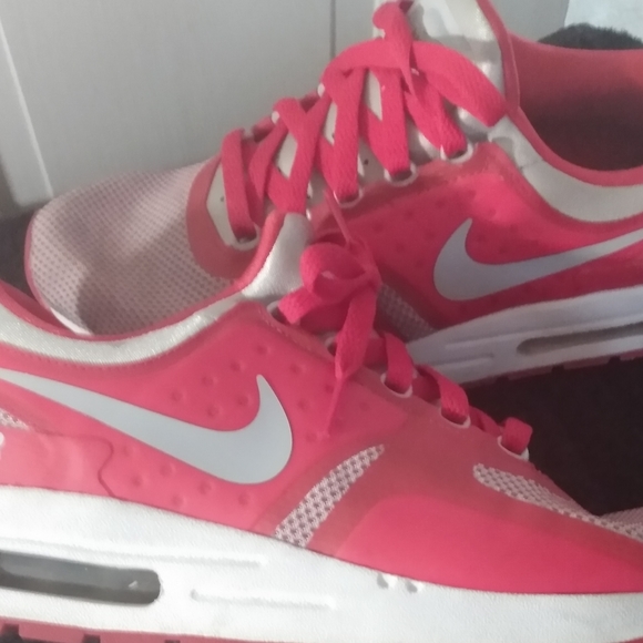 Sneakers athletic shoe - Picture 1 of 8
